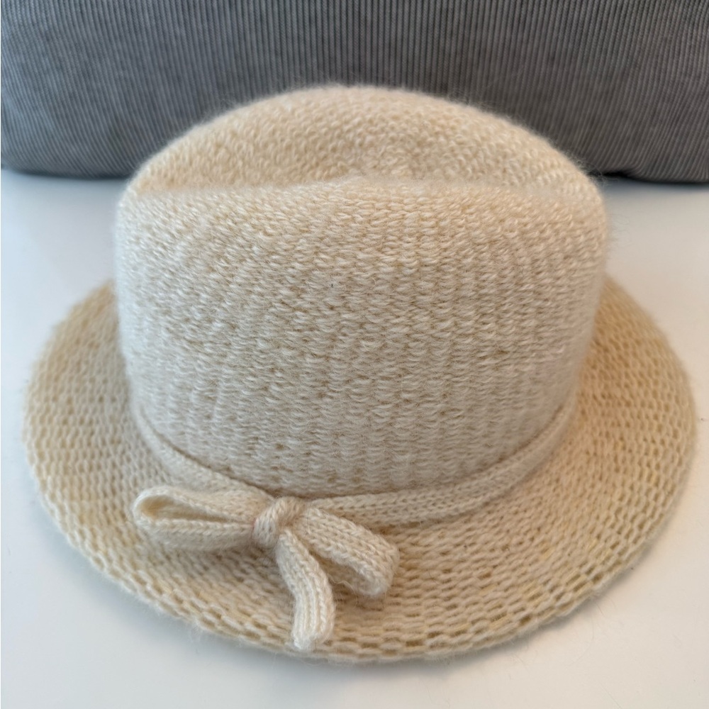 Cozy Cream Wool Knit Hat with Bow